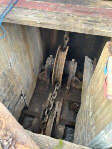 Hickman Engineering working on flood gate chain restraint maintenance for ABP (Associated British Ports)